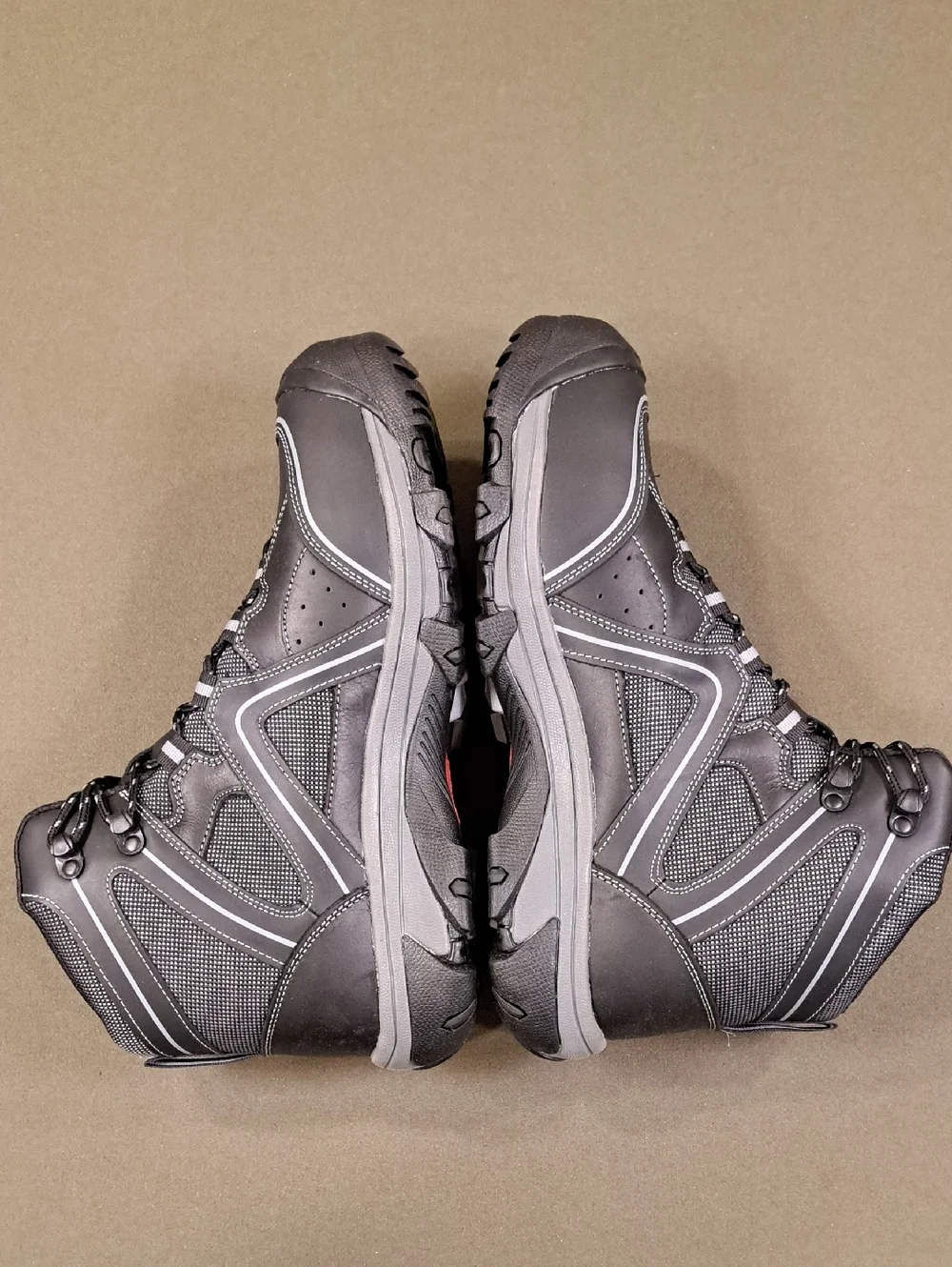 Avenger Boots: Men's 6